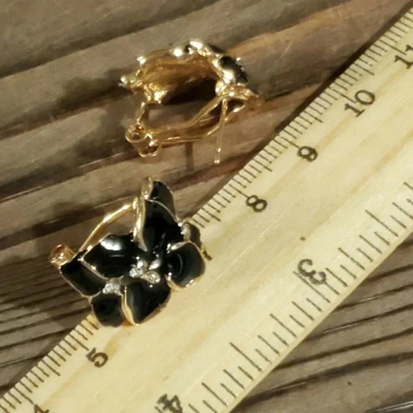 Glossy Black Enamel Artsy Tropical Flowers Austrian Crystal Gold Tone Earrings - Picture 7 of 7